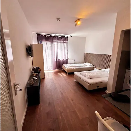 Messe Flat , 2 Beds , And Bright *